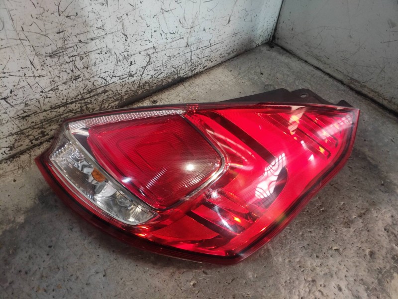 Recambio de piloto trasero derecho para ford fiesta (ccn) st-line referencia OEM IAM C1BB13404A  