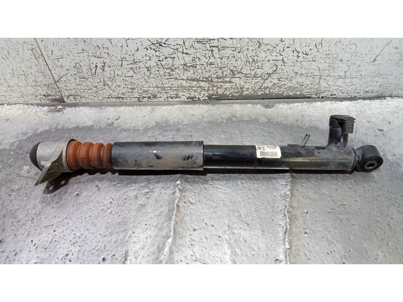 Recambio de amortiguador trasero derecho para volkswagen tiguan (5n2) sport 4motion bmt referencia OEM IAM 5N0512010A  