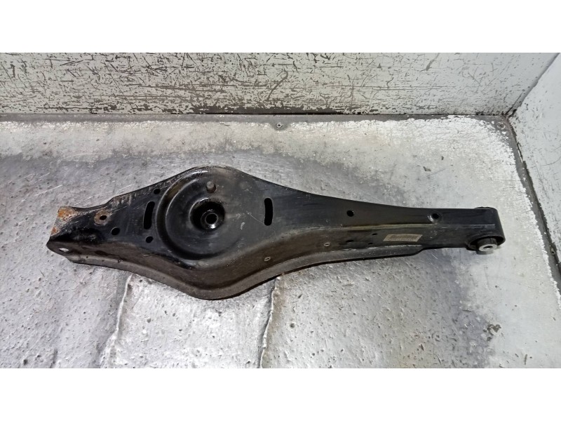 Recambio de brazo suspension inferior trasero izquierdo para volkswagen tiguan (5n2) sport 4motion bmt referencia OEM IAM 1K0505