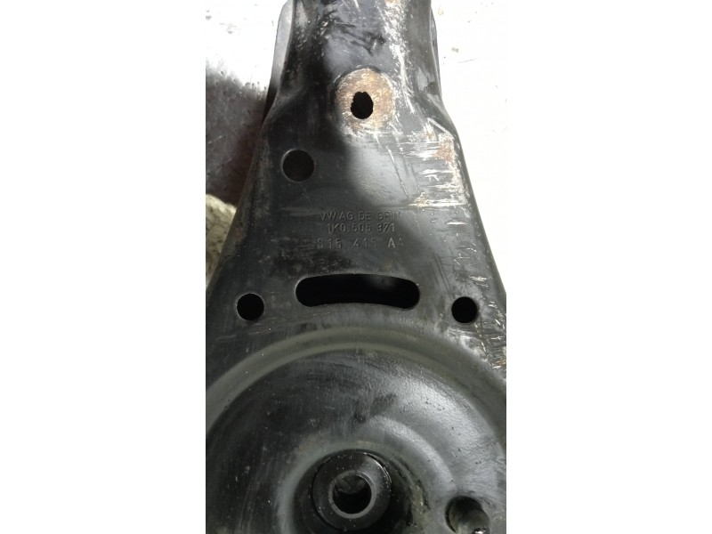 Recambio de brazo suspension inferior trasero izquierdo para volkswagen tiguan (5n2) sport 4motion bmt referencia OEM IAM 1K0505