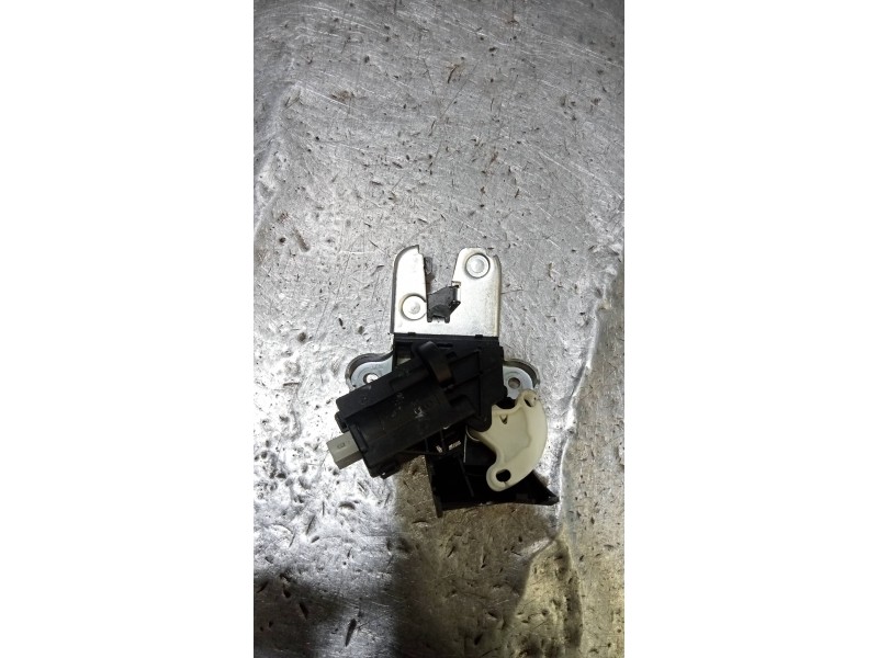 Recambio de motor cierre centralizado porton para volkswagen cc (358) advance bluemotiontech referencia OEM IAM 4F5827505D  