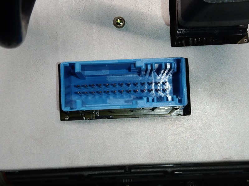 Recambio de sistema navegacion gps para lancia thesis (115) 2.4 jtd executive referencia OEM IAM 5WK78136 156037000 2J031058 502