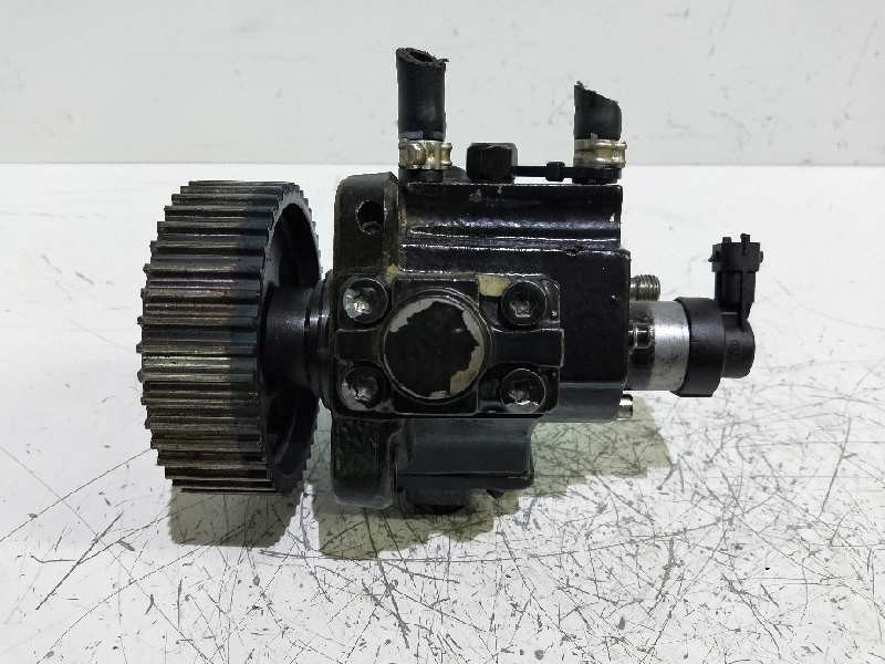 Recambio de bomba inyeccion para opel vectra c berlina 1.9 cdti referencia OEM IAM 0445010156 BOSCH 