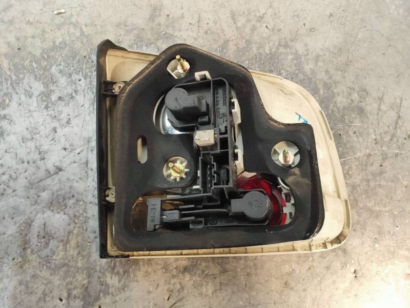 Recambio de piloto trasero derecho interior para volkswagen touareg (7la) tdi r5 referencia OEM IAM 28268003  