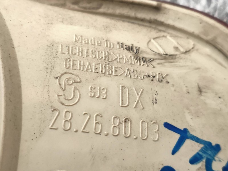 Recambio de piloto trasero derecho interior para volkswagen touareg (7la) tdi r5 referencia OEM IAM 28268003  