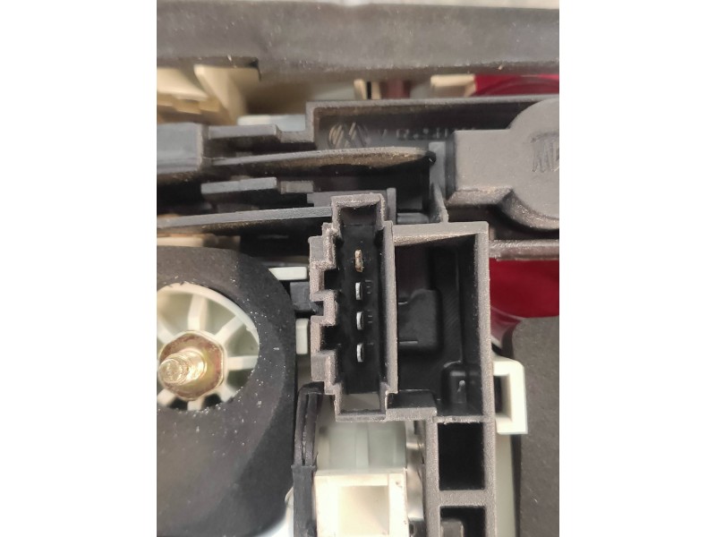 Recambio de piloto trasero izquierdo interior para volkswagen touareg (7la) tdi r5 referencia OEM IAM 28269003  