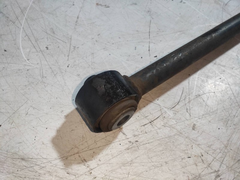 Recambio de tirante trasero derecho para land rover discovery 2.7 td v6 cat referencia OEM IAM   