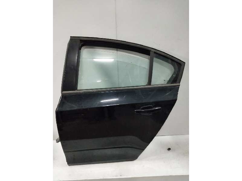Recambio de puerta trasera izquierda para chevrolet cruze ls referencia OEM IAM   4P