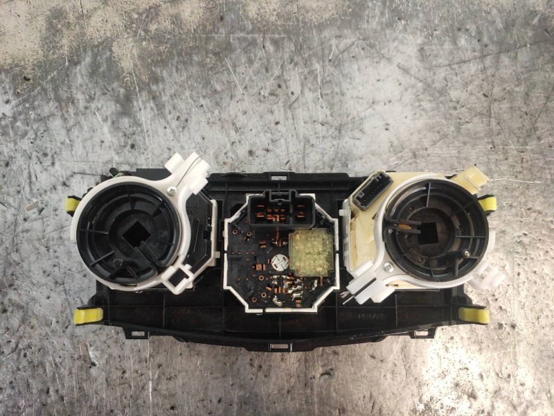 Recambio de mando calefaccion / aire acondicionado para toyota corolla (e15) luna referencia OEM IAM   