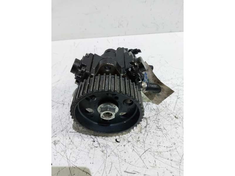 Recambio de bomba inyeccion para opel vectra c berlina 1.9 cdti referencia OEM IAM 0986437025 BOSCH 