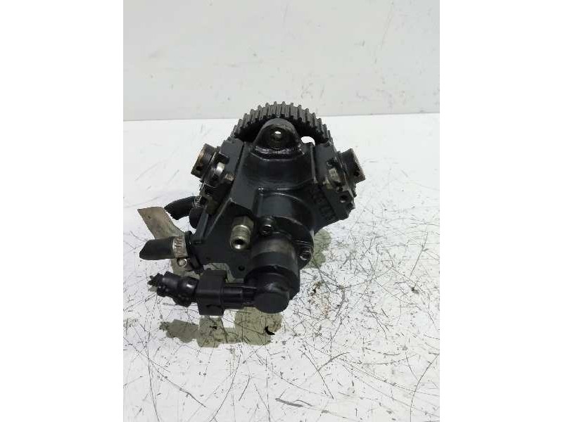 Recambio de bomba inyeccion para opel vectra c berlina 1.9 cdti referencia OEM IAM 0986437025 BOSCH 