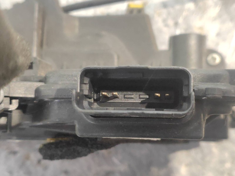 Recambio de motor cierre centralizado delantero derecho para kia soul diva referencia OEM IAM 813202K010  