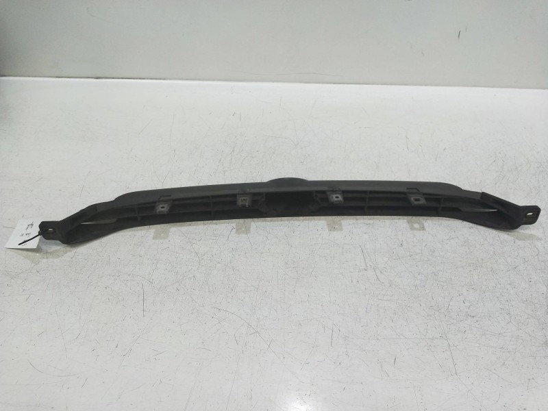 Recambio de rejilla delantera para ford escort berl./turnier referencia OEM IAM   