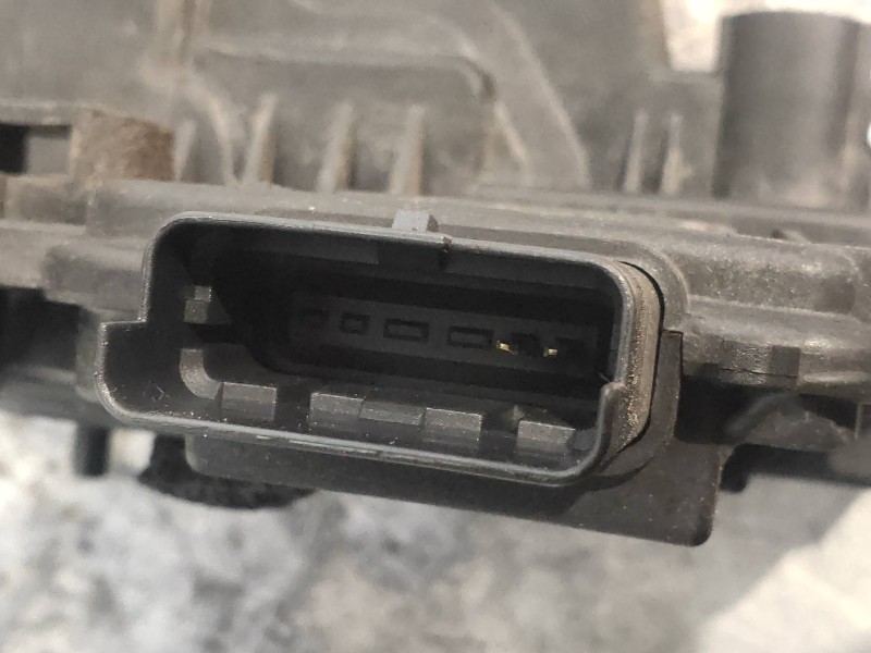 Recambio de motor cierre centralizado trasero derecho para kia soul diva referencia OEM IAM 814202K010  