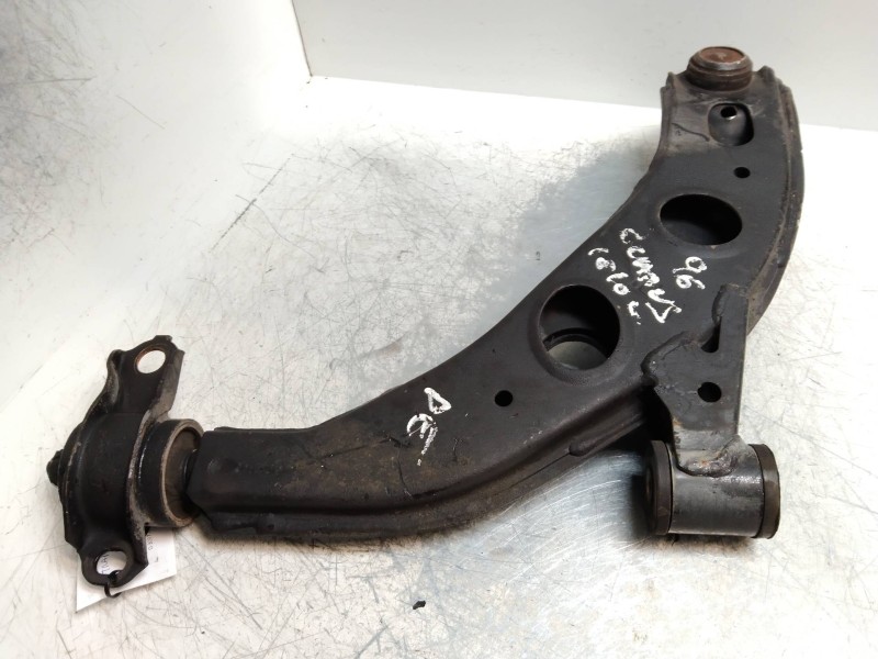 Recambio de brazo suspension inferior delantero derecho para kia clarus 1.8 slx berlina referencia OEM IAM   