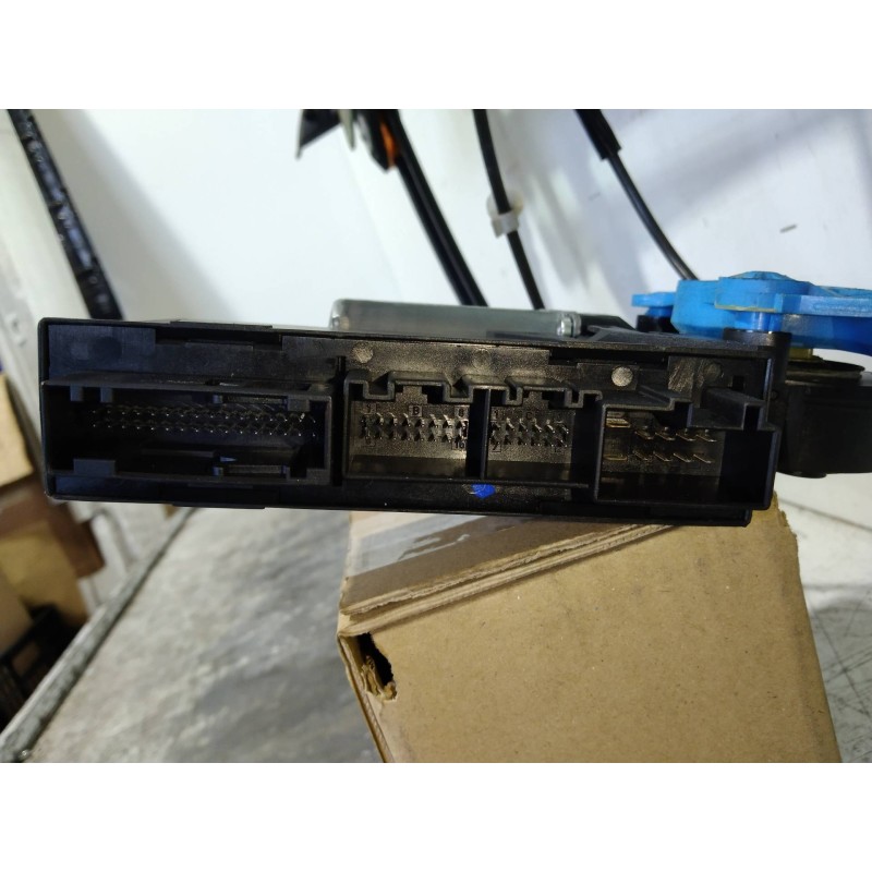 Recambio de elevalunas delantero derecho para audi s4 berlina (8e) 4.2 referencia OEM IAM 8E0837462B 8E1959802E 105845108 5WK470