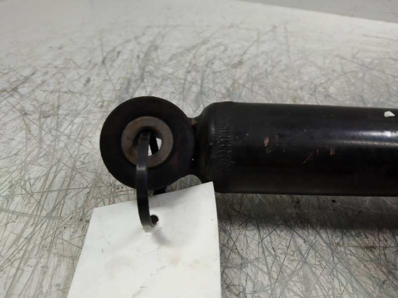 Recambio de amortiguador trasero para chevrolet spark 1.0 cat referencia OEM IAM 95967520  