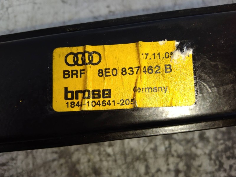 Recambio de elevalunas delantero derecho para audi s4 berlina (8e) 4.2 referencia OEM IAM 8E0837462B 8E1959802E 105845108 5WK470