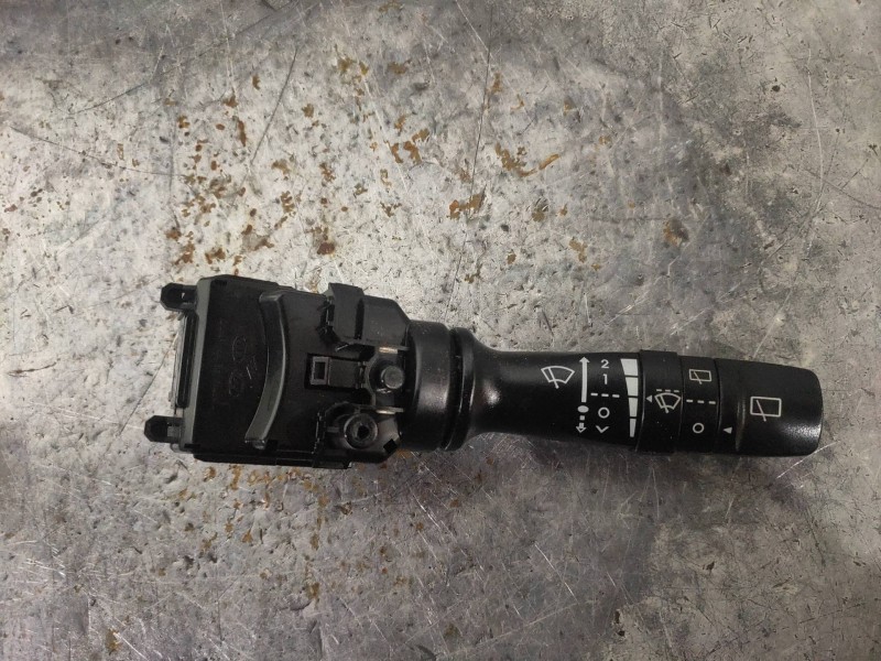 Recambio de mando limpia para kia soul diva referencia OEM IAM 934202K560  