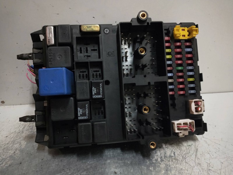 Recambio de caja reles / fusibles para jeep gr.cherokee (wj/wg) 2.7 crd laredo referencia OEM IAM P56050231AG  