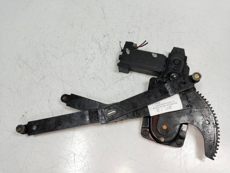 Recambio de elevalunas delantero izquierdo para peugeot 505 berlina 2.5 turbodiesel referencia OEM IAM   4P