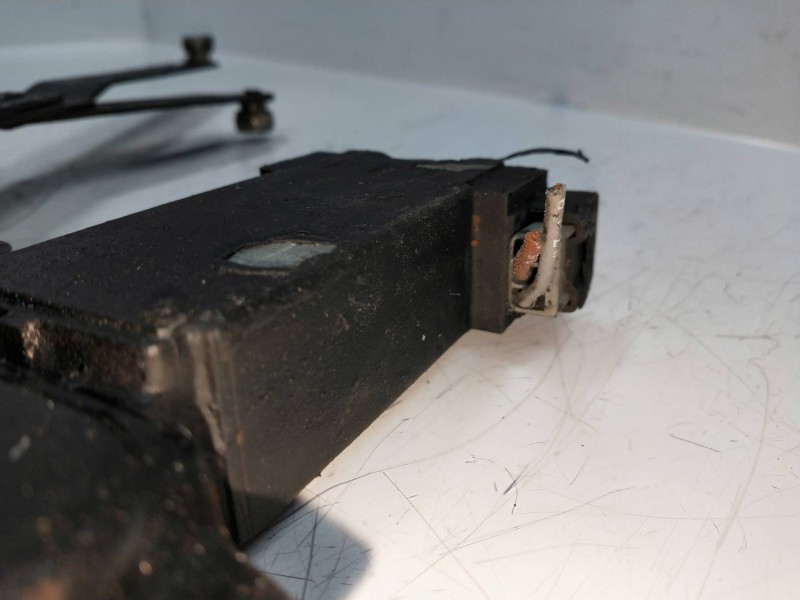 Recambio de elevalunas delantero izquierdo para peugeot 505 berlina 2.5 turbodiesel referencia OEM IAM   4P