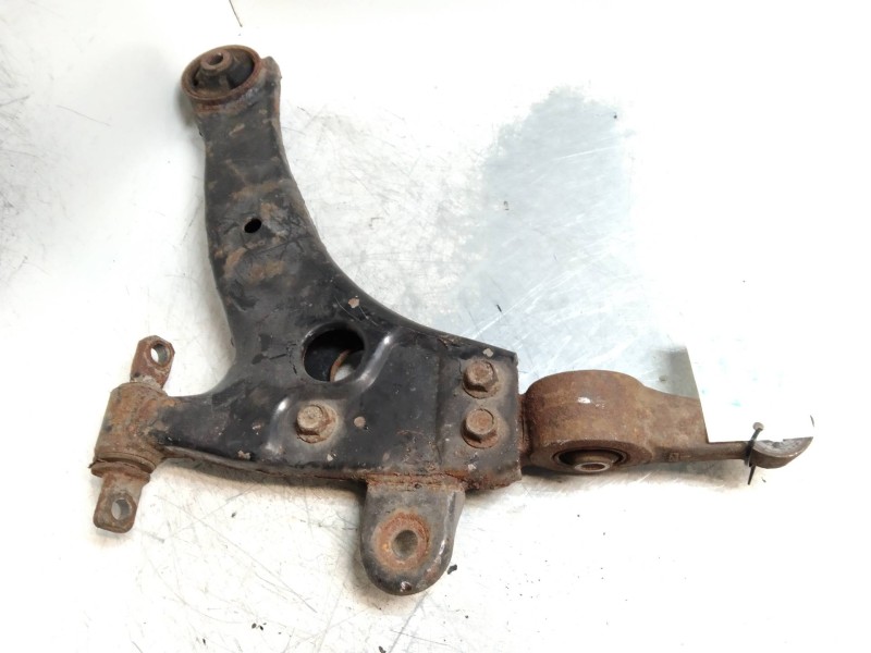 Recambio de brazo suspension inferior delantero izquierdo para kia magentis 2.5 v6 cat referencia OEM IAM   