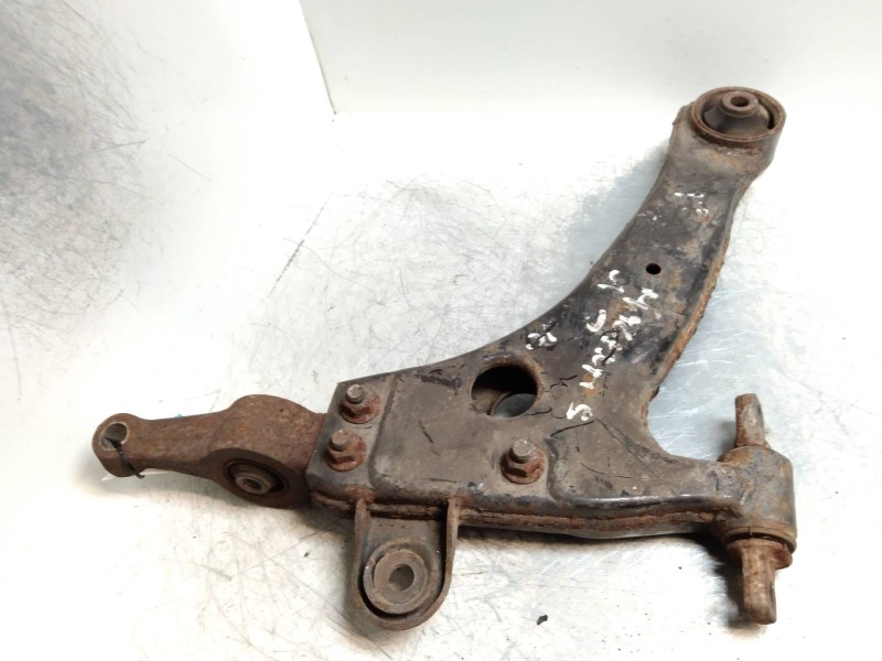 Recambio de brazo suspension inferior delantero izquierdo para kia magentis 2.5 v6 cat referencia OEM IAM   