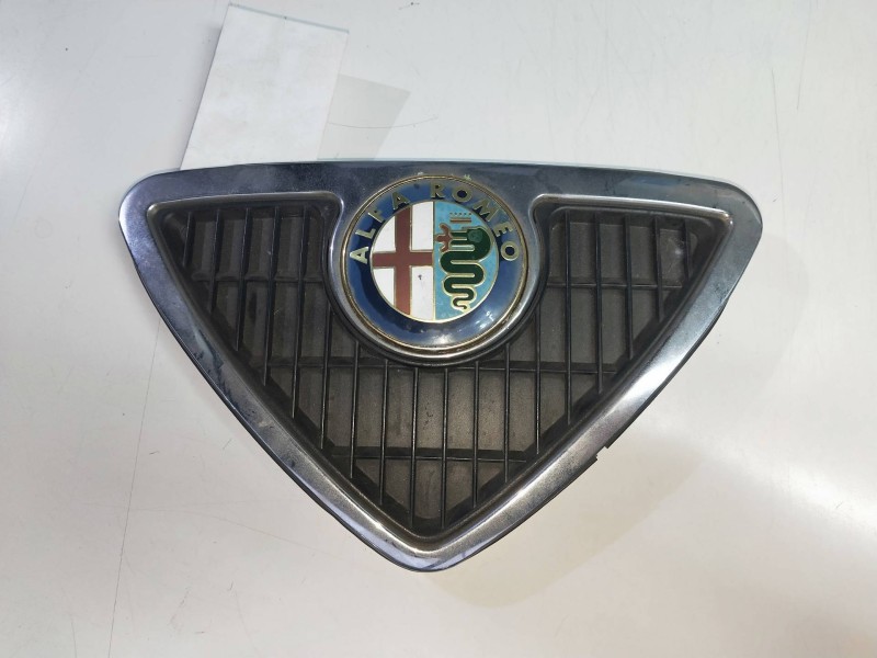 Recambio de rejilla delantera para alfa romeo 146 1.6 cat referencia OEM IAM   