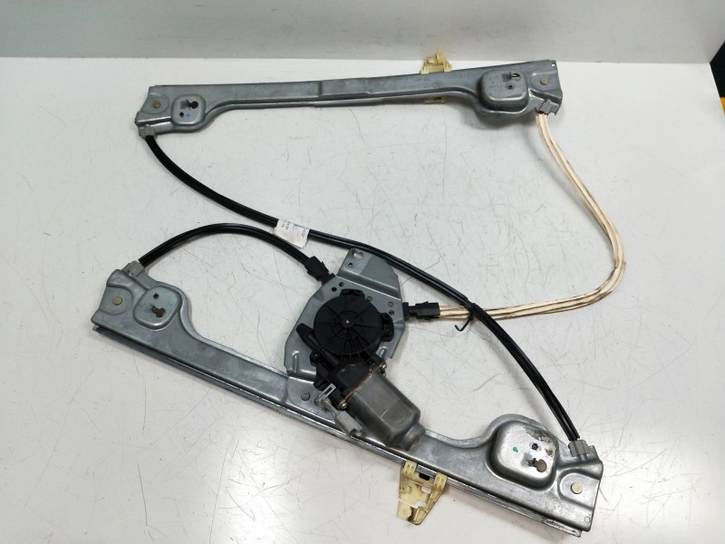 Recambio de elevalunas delantero derecho para peugeot 1007 1.4 referencia OEM IAM 400815  3P