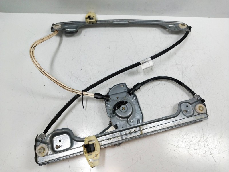 Recambio de elevalunas delantero derecho para peugeot 1007 1.4 referencia OEM IAM 400815  3P