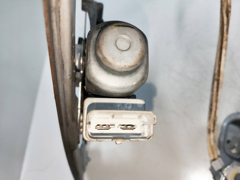 Recambio de elevalunas delantero derecho para peugeot 1007 1.6 16v cat referencia OEM IAM   3P