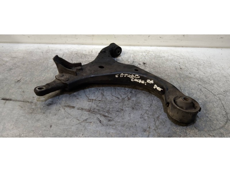 Recambio de brazo suspension inferior delantero derecho para kia carens (un) emotion referencia OEM IAM   
