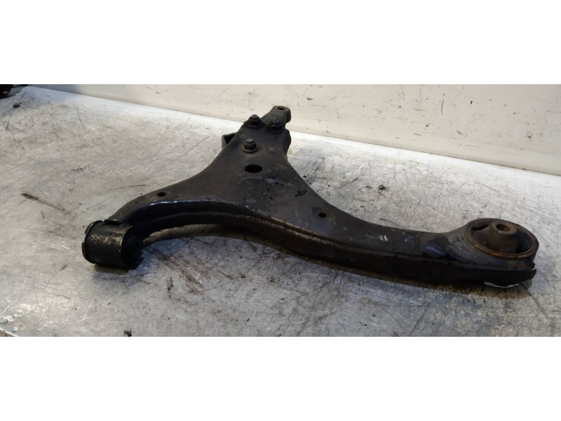 Recambio de brazo suspension inferior delantero derecho para kia carens (un) emotion referencia OEM IAM   