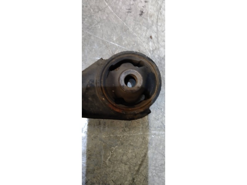 Recambio de brazo suspension inferior delantero derecho para kia carens (un) emotion referencia OEM IAM   