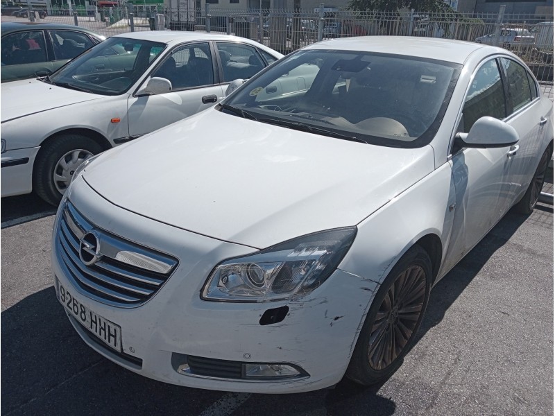 opel insignia berlina del año 2011