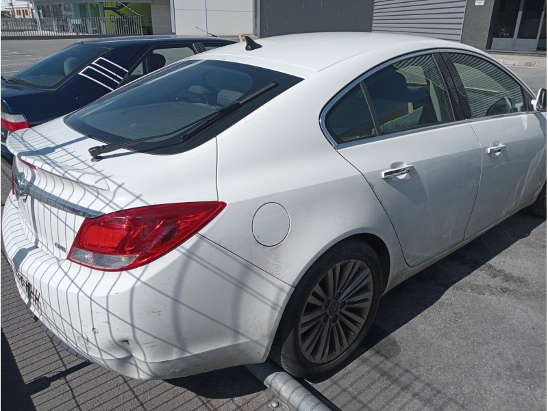 opel insignia berlina del año 2011