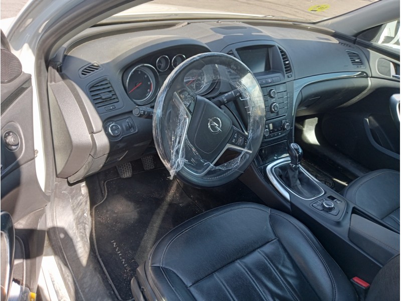 opel insignia berlina del año 2011