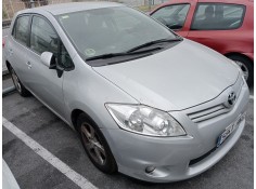 toyota auris del año 2012