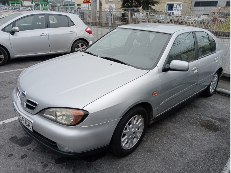 nissan primera berlina (p11) del año 2000