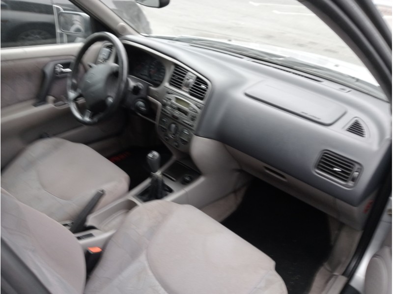 nissan primera berlina (p11) del año 2000