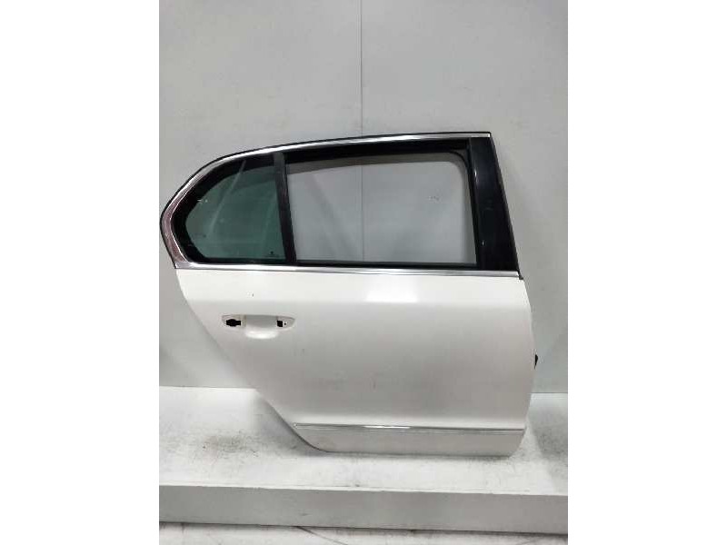 Recambio de puerta trasera derecha para skoda suberb (3t4) elegance referencia OEM IAM   