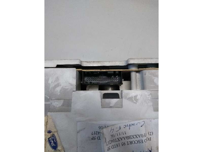 Recambio de cuadro instrumentos para ford escort berl./turnier 1.8 turbodiesel cat referencia OEM IAM  MB 
