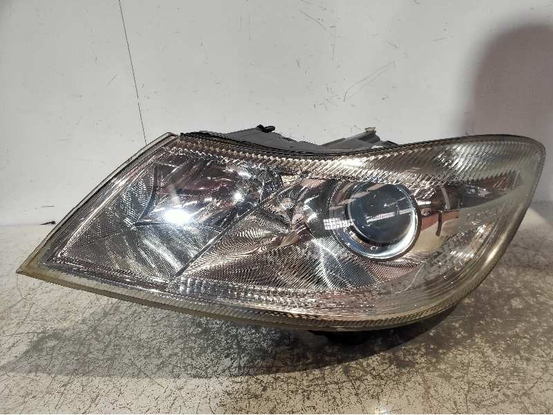 Recambio de faro izquierdo para skoda octavia berlina (1z3) 1.6 tdi dpf referencia OEM IAM 1Z1941015F 1EL24705201 