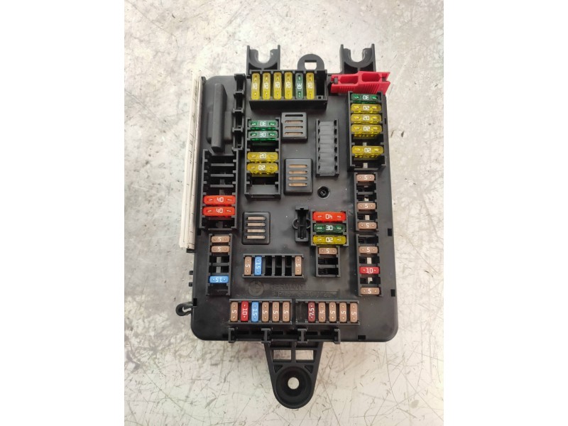 Recambio de caja reles / fusibles para bmw serie 3 gran turismo (f34) 320d xdrive referencia OEM IAM 6114V8933788001 07072014 