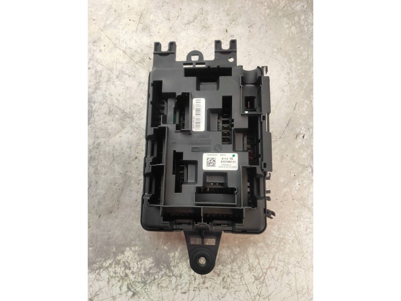Recambio de caja reles / fusibles para bmw serie 3 gran turismo (f34) 320d xdrive referencia OEM IAM 6114V8933788001 07072014 
