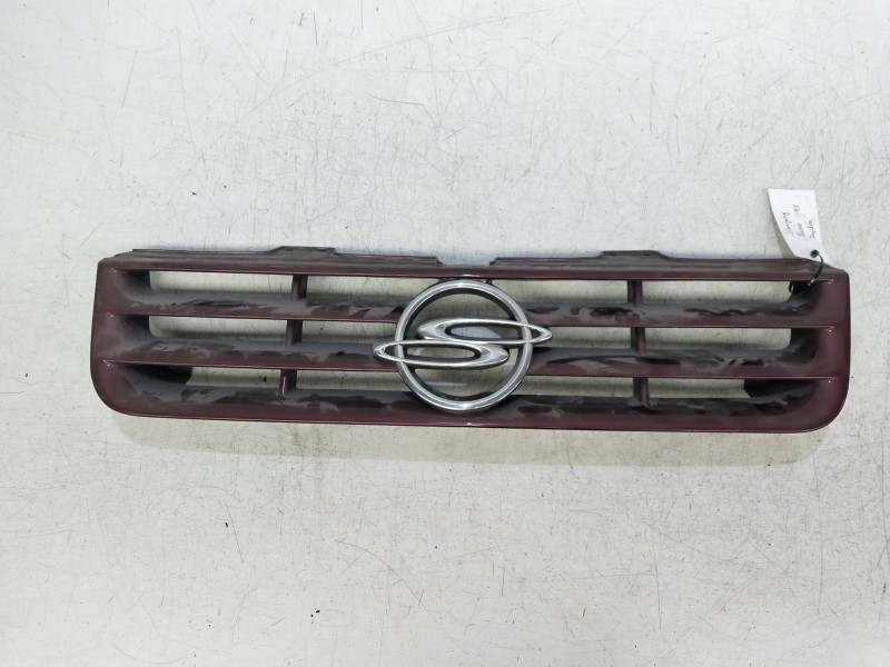 Recambio de rejilla delantera para ssangyong musso referencia OEM IAM   