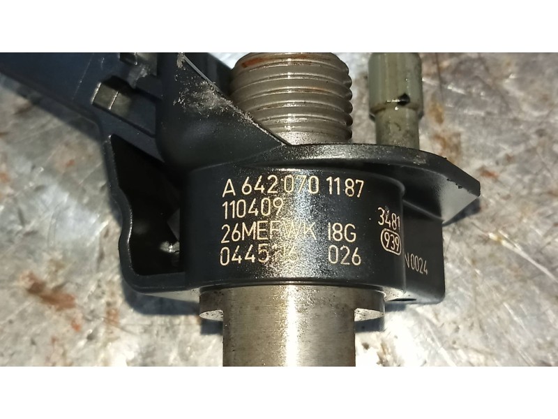 Recambio de inyector para mercedes clase e (w212) lim. e 300 cdi blueefficiency (212.025) referencia OEM IAM A6420701187  