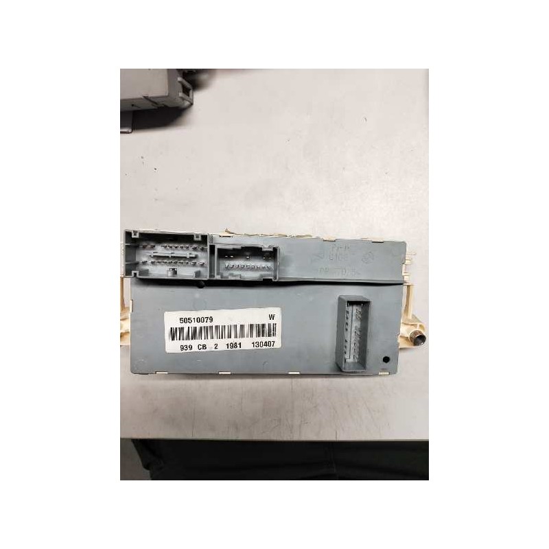 Recambio de caja reles / fusibles para alfa romeo 159 (140) 1.9 jtd (m) 16v cat referencia OEM IAM 50510079 939CB21981130407 