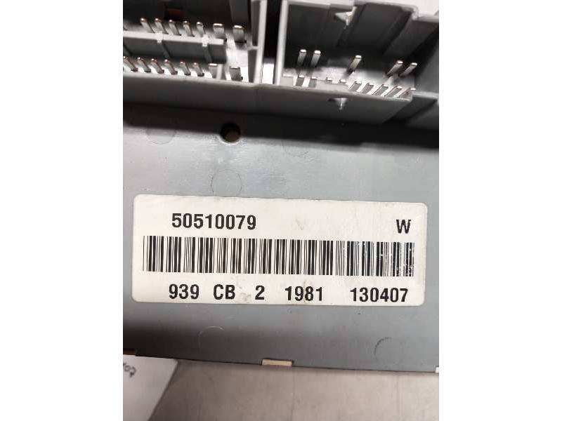 Recambio de caja reles / fusibles para alfa romeo 159 (140) 1.9 jtd (m) 16v cat referencia OEM IAM 50510079 939CB21981130407 